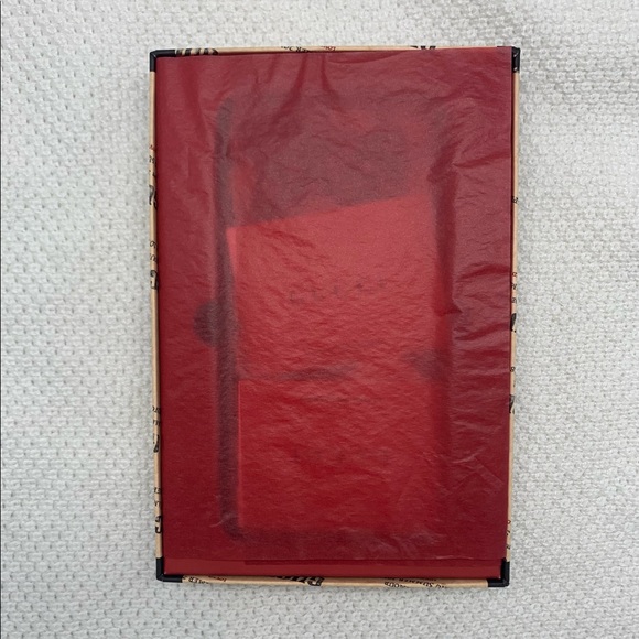 Authentic Gucci iPhone case. iPhone 7/8/se - Picture 2 of 5